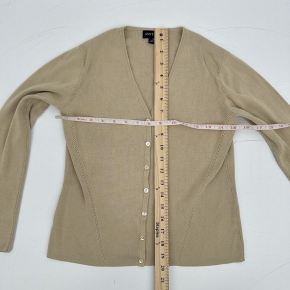 Ann Taylor Women's Button Front Silk Knit Cardigan Sweater Size XS Beige V Neck - Picture 5 of 6